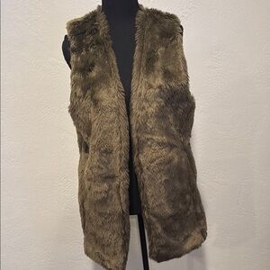 Jolt Faux Fur Vest in Brown